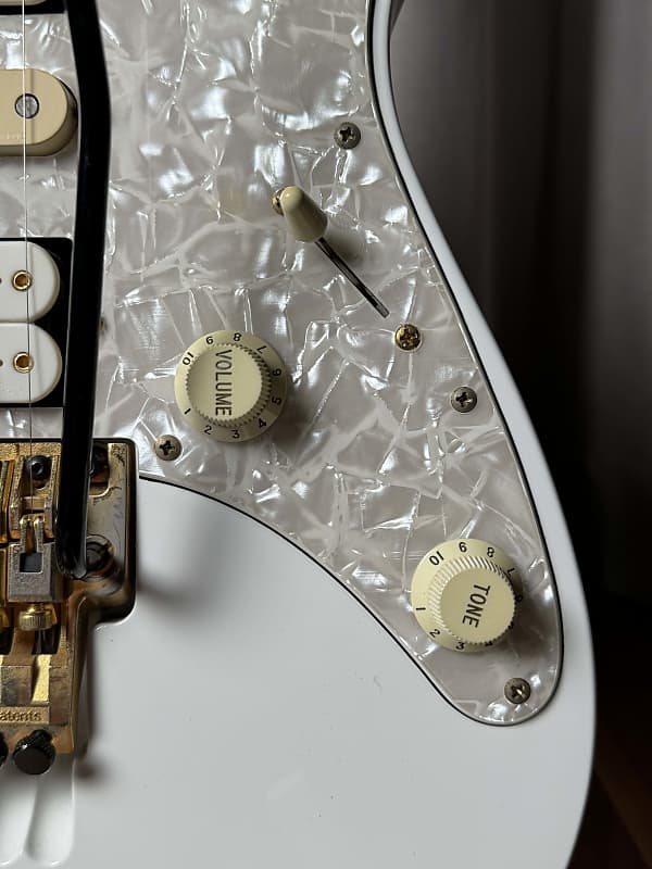 First Year! Ibanez JEM7V-WH Steve Vai Signature with Ebony First Year! Ibanez JEM7V-WH Steve Vai Signature with Ebony