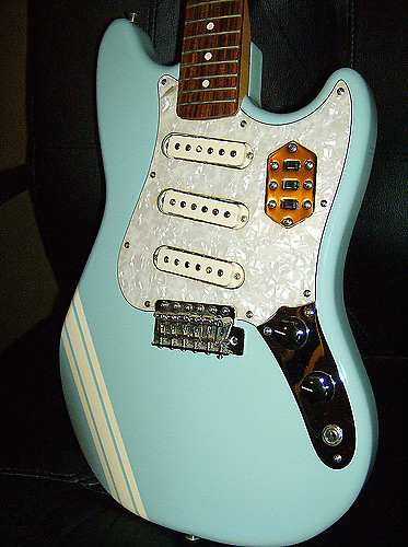 Squier Paranormal Cyclone Daphne Blue <スクワイア>｜平野楽器