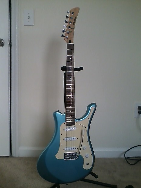 Yamaha EGV103C Flying Samurai Surf Guitar