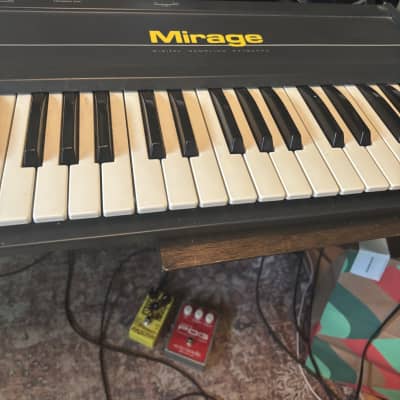 Ensoniq Mirage DSK-1 Digital Sampling Keyboard (red stripe) 1986 - Black