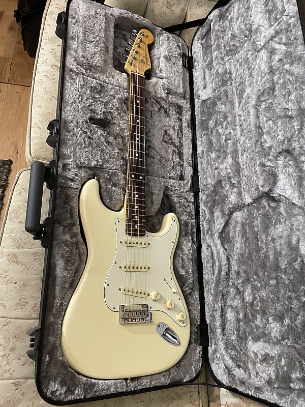 Fender American Professional Stratocaster 2017 Olympic White | Reverb