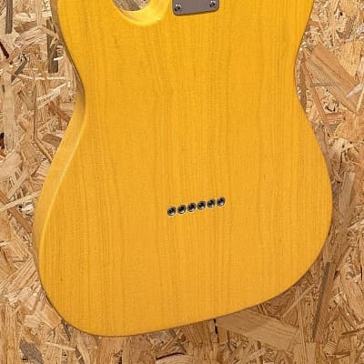 Pre Owned Fender 2018 Custom Shop '52 Telecaster Lush Closet Classic - Butterscotch Blonde Inc. Case image 4