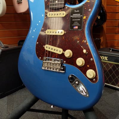 Fender American Professional II Stratocaster with Rosewood Neck 2021 - Lake Placid Blue image 2