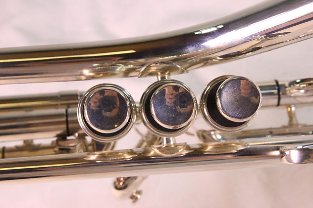 King Silver Flair Trumpet 2055TUB DIZZY BELL MINT DEMO MODEL