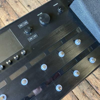 Line 6 Helix Floor Multi Effects Guitar Processor image 4