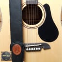 Levy's MSS7G 2″ wide black garment leather guitar strap