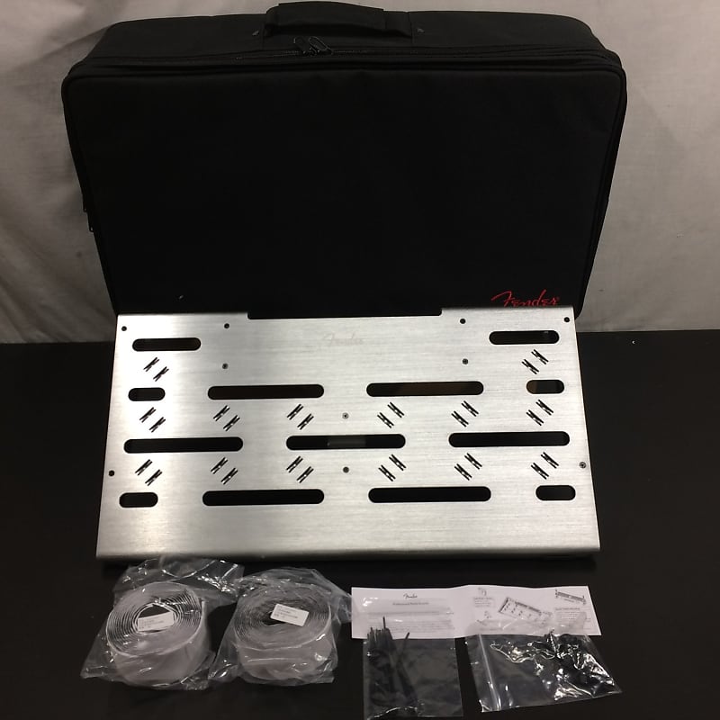 Fender Professional Pedal Board, Medium w/ Gig Bag Reverb