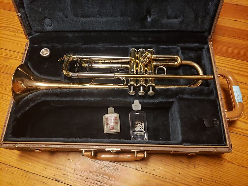 Yamaha Xeno II YTR-8335UGII Trumpet W/ Gold Brass Bell!