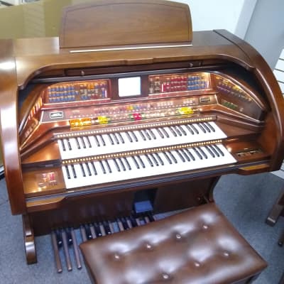 Lowrey Rhapsody Organ image 2