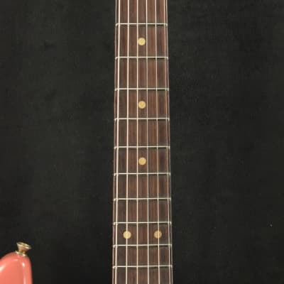Mint Fender Limited Edition '60 Stratocaster Relic - Faded Aged Tahitian Coral 3A Rosewood Fingerboard image 5