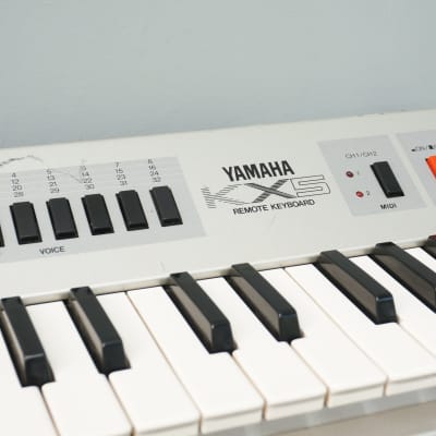 Yamaha KX5 Vintage MIDI Remote Keyboard Controller Keytar Silver image 7