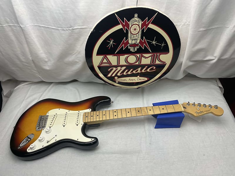 Fender Standard Stratocaster Guitar with Noiseless pickups - MIM Mexico 2003 - 3-Tone Sunburst / Maple neck image 1