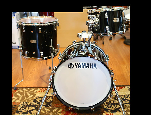Yamaha absolute hybrid maple store 18 bass drum