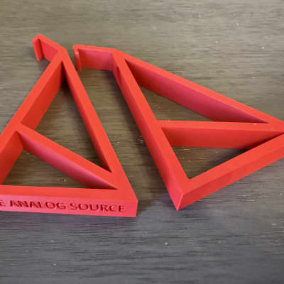 The Analog Source 40 degree Mount Stands (2) for Roland TR-8 2020-present - Red