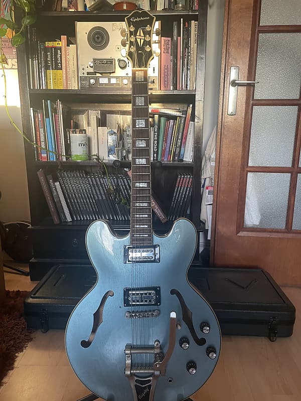 Epiphone ES 355 TV Pelham Blue with Tv Jones Powertron plus Reverb