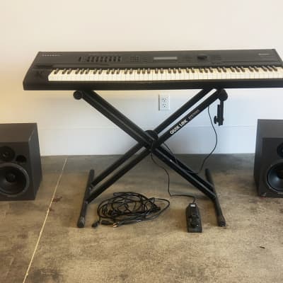 Kurzweil K2600XS 88-Key Digital Sampling Workstation Synthesizer 2000s - Black