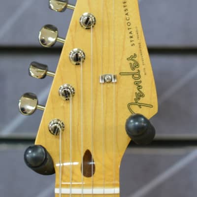 Fender Vintera '50s Stratocaster Modified 2-Colour Sunburst Electric Guitar &Deluxe Gig Bag B Stock image 4