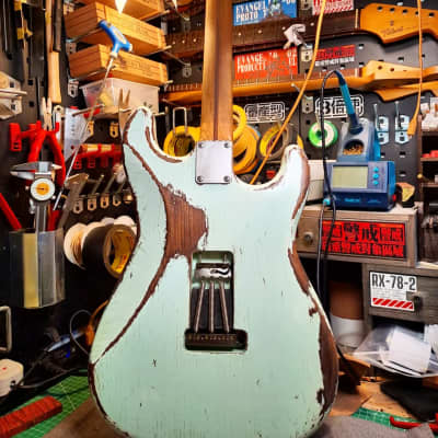 Relic'd Left handed Stratocaster - Surf Green Relic image 3