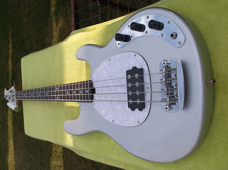 ベース OLP ERNIE BALL StingRay BASS Ernie Ball Licensed OLP Stingray Bass with Hard Shell Case