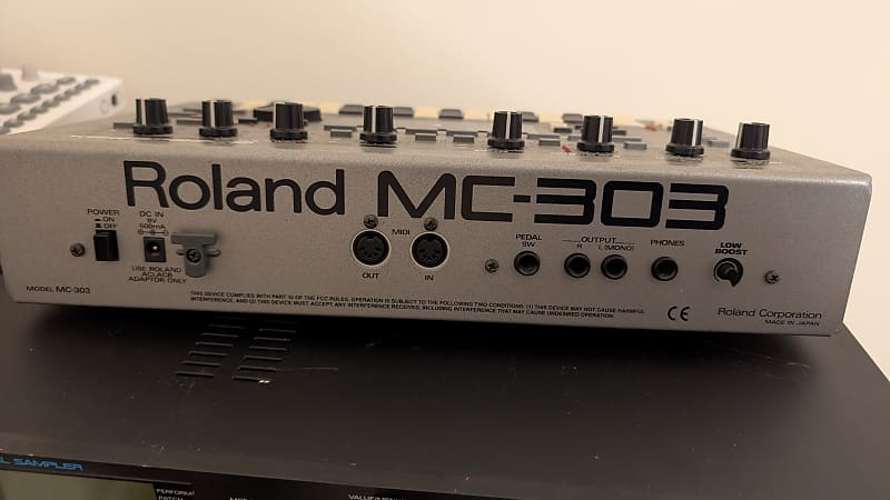 Roland MC-303 Groovebox 1990 - 1998 | Reverb Canada