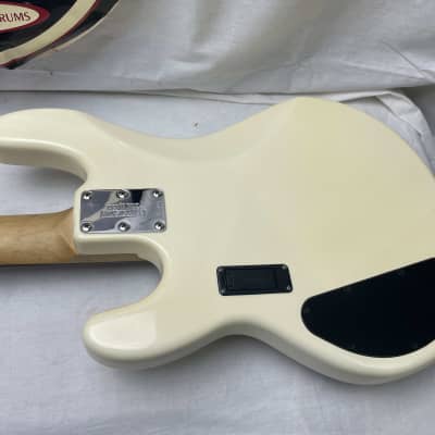 Ernie Ball Music Man StingRay sting ray stingray3 3 EQ HH 4-string Bass with Case 2007 - White / Matching Headstock / Maple neck / Rosewood fingerboard image 17