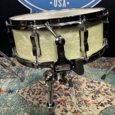 Ludwig - 14x5" 3 Ply Classic, 8-Lug Snare Drum 1976 - White Marine Pearl image 4