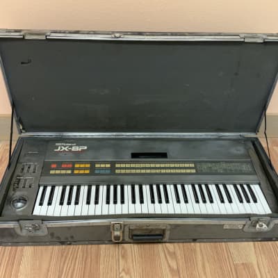 Roland JX-8P w/ ORIGINAL molded Flight Case! 61-Key Polyphonic Synthesizer 1984 - 1986