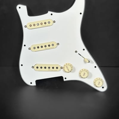 Fender Eric Clapton Loaded Pickguard Vintage Noiseless Pickups Mid 