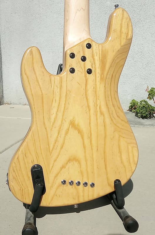 Lakland Skyline 55-60 Joe Osborn 5/V Jazz Bass, Active