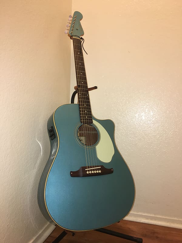 Limited Edition Fender California Series Lake Placid Blue