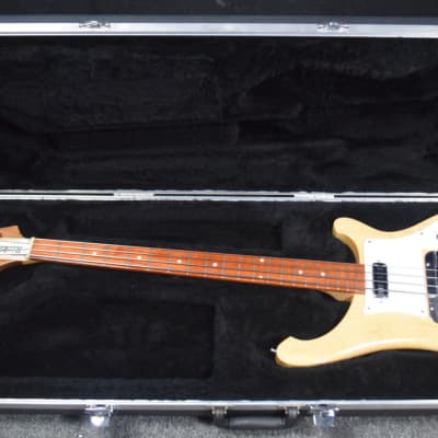 Rickenbacker 4001 V63, Mapleglo / Rosewood (2001) *Pre-Owned in Excellent Condition *RARE!* image 15