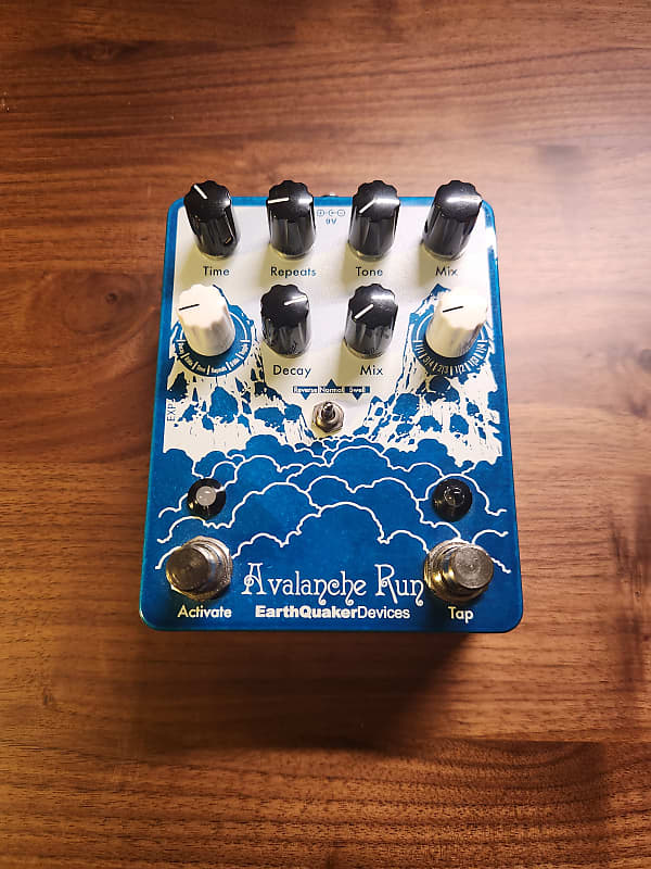 EarthQuaker Devices Avalanche Run Stereo Reverb & Delay with Tap Tempo