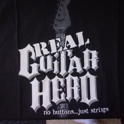 New "Real Guitar Hero No buttons...Just Strings"  funny T-shirt XL black shirt  strat on front image 1