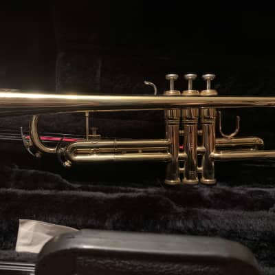 King Student Model 601 Trumpet with Case image 2