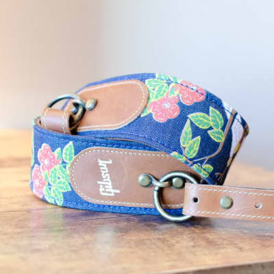 Gibson Dove Premium Strap | Reverb