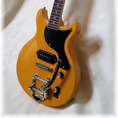 LP junior + vintage vibrato in TV Yellow. Last one. By Dillion image 2