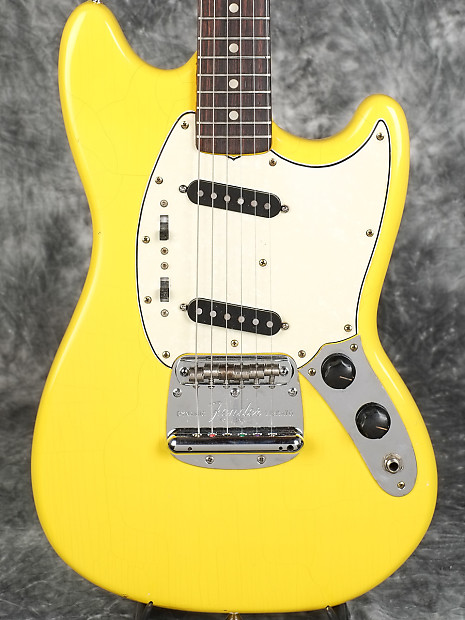 Fender mustang yellow deals