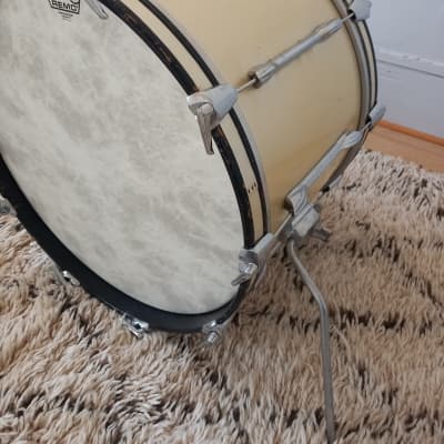 Premier Bass Drum 1970 - White Silk image 4
