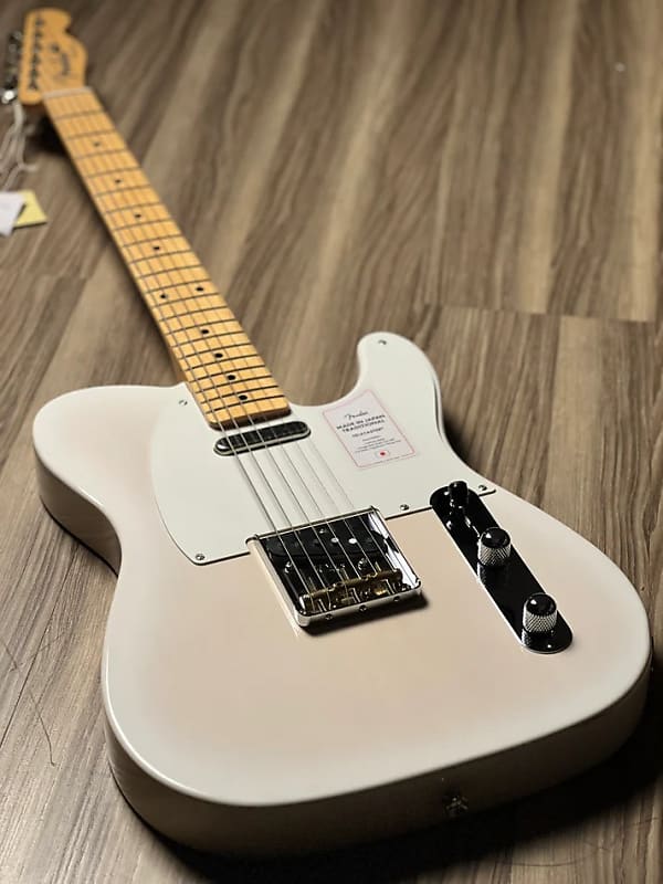 Fender Japan Traditional II 50s Telecaster with Maple FB in White Fender Japan Traditional II 50s Telecaster with Maple FB in White