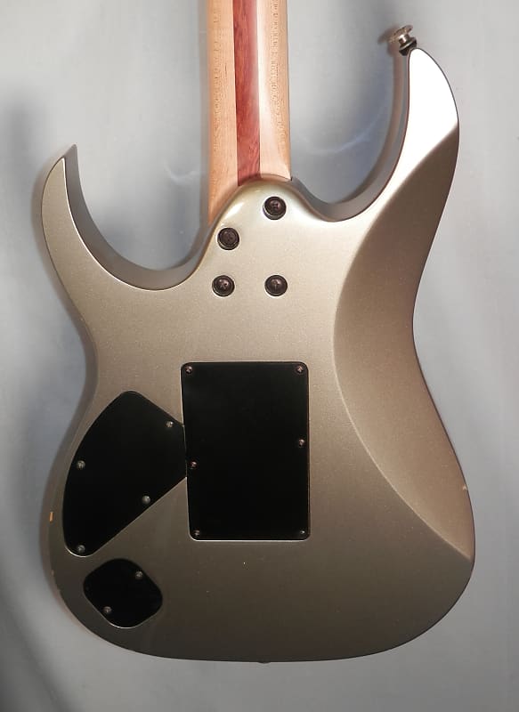 Ibanez RG Series HSH Silver エレキギター 中古品 Ibanez RG Silver エレキギター - 奈良市のギター