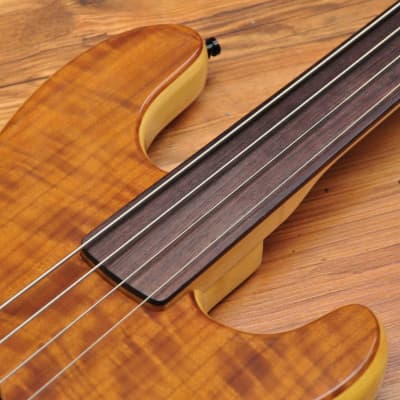 Fender Jazz Bass Special Fretless (Custom made) 1984 - Figured Lacewood image 10