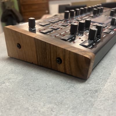 Access Virus TI side panels (walnut)