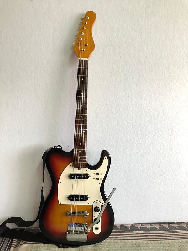 Taylor T5z Custom - Big Leaf Maple & Shamel Ash