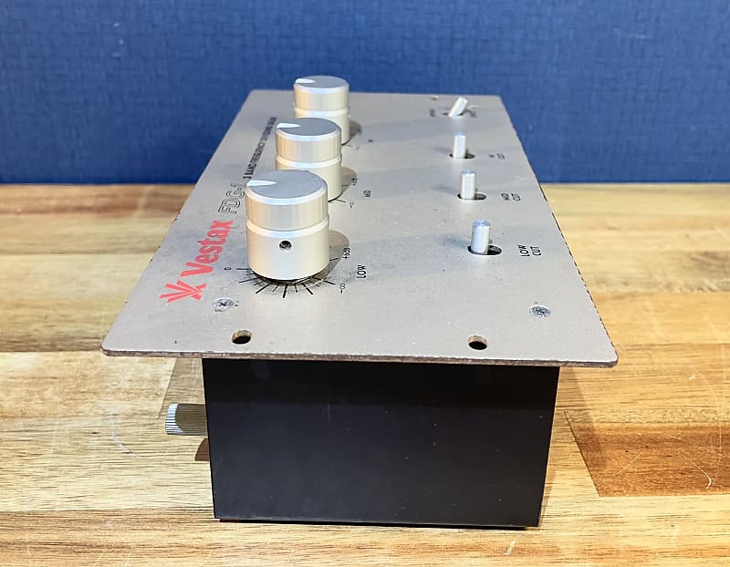 Vestax FDG-1 Frequency Dividing Gear - Isolator