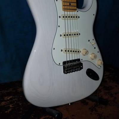 FGN Neo Classic Stratocaster 2018 Vintage White image 1
