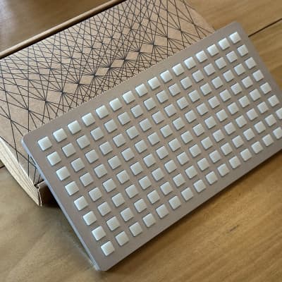 美品 monome grid 128 Monome One Twenty Eight Grid Controller - Perfect Circuit