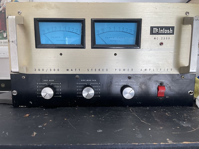 McIntosh MC2300 300-Watt Stereo Solid State Power Amplifier 1971 - 1980 - Aluminum