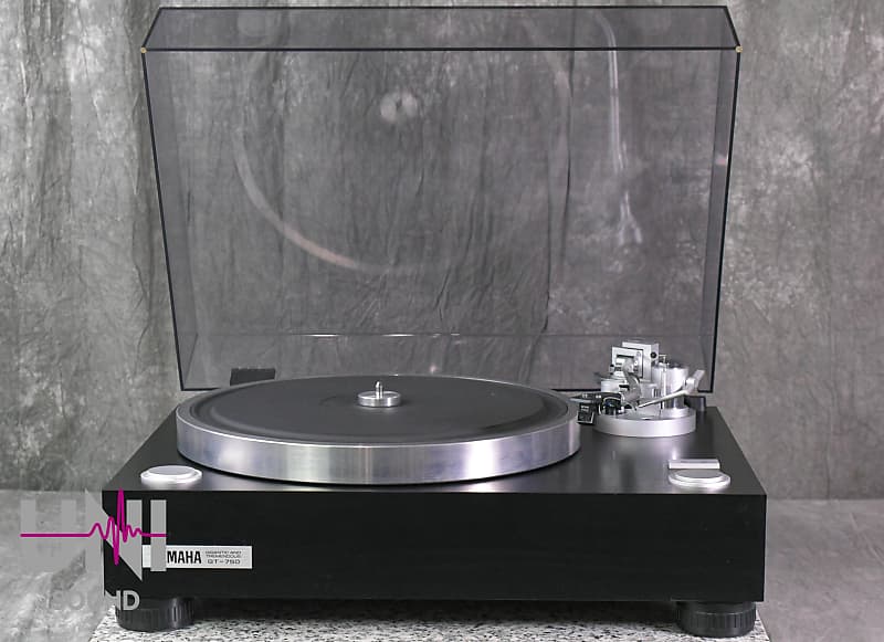 YAMAHA GT-750 Direct Drive Record Player Turntable in Excellent Condition  			