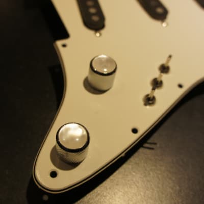 D'Urbano Magnetics Southbound assy, Schecter F500t dream machine clone 2014 White / Black image 2