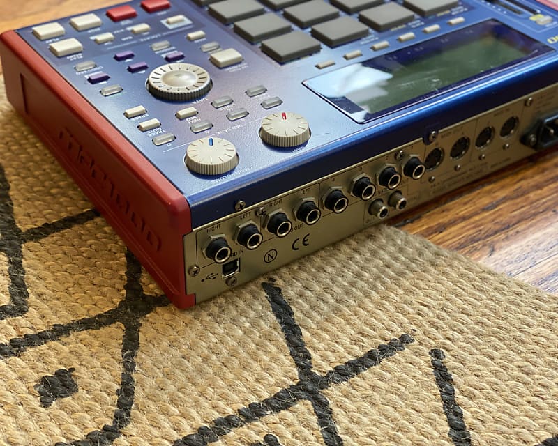Akai MPC1000 MIDI Production Center - Blue & Red